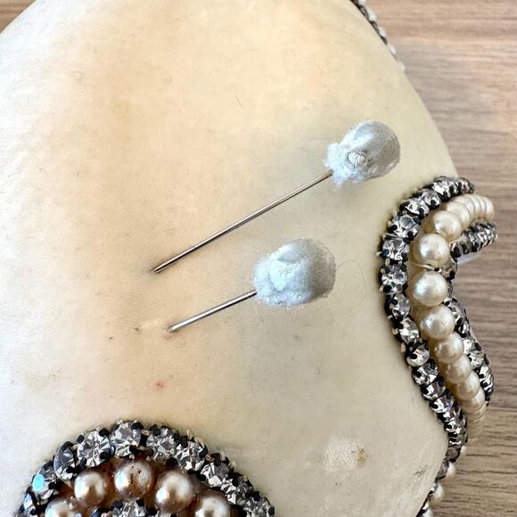 Antique/Vintage 1920s Cloche Hat | Ivory Velvet Pearl & Rhinestone Flapper Hat main image 7